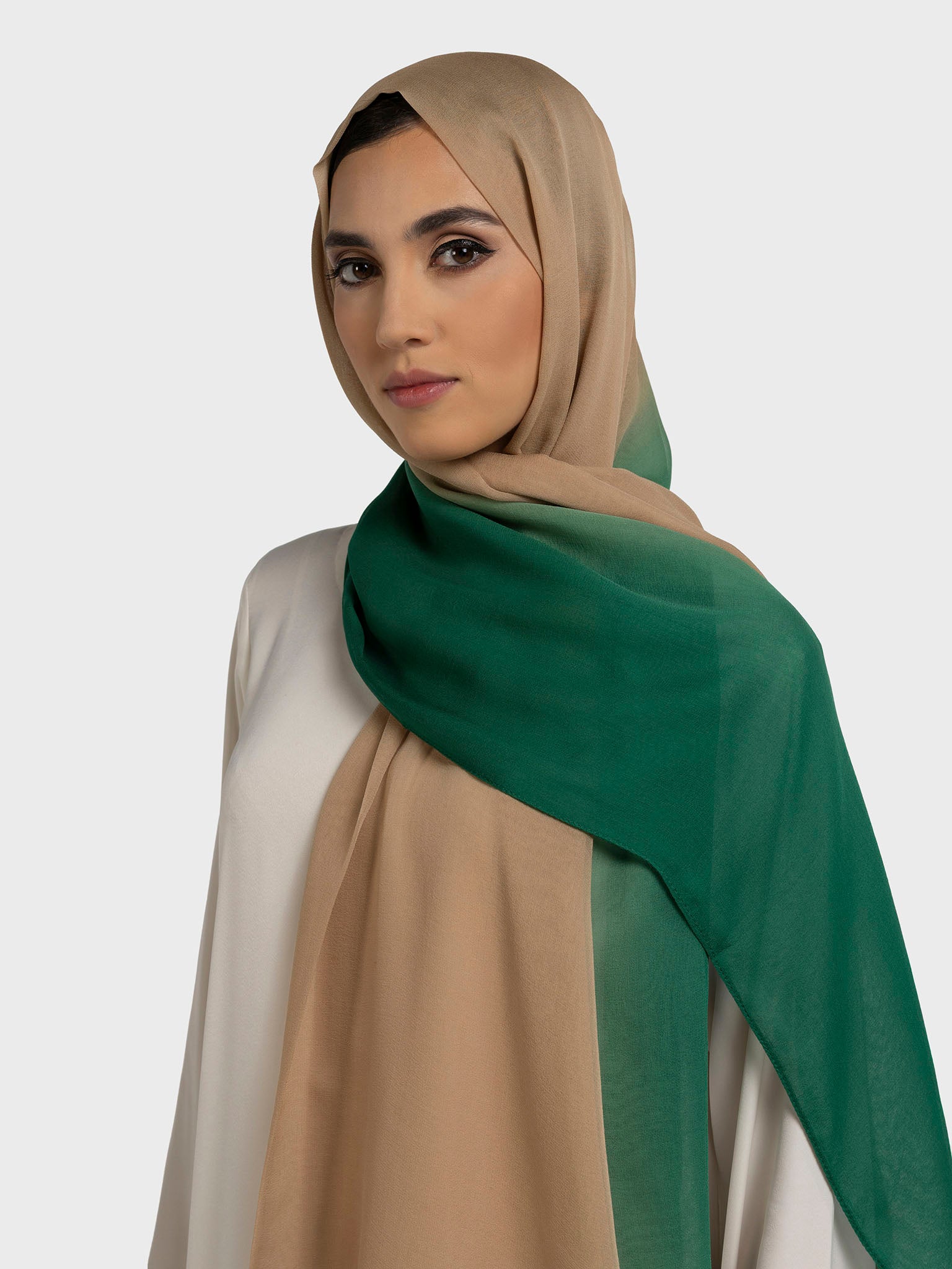 أومبير الأوشحة الحريرية والشيفون