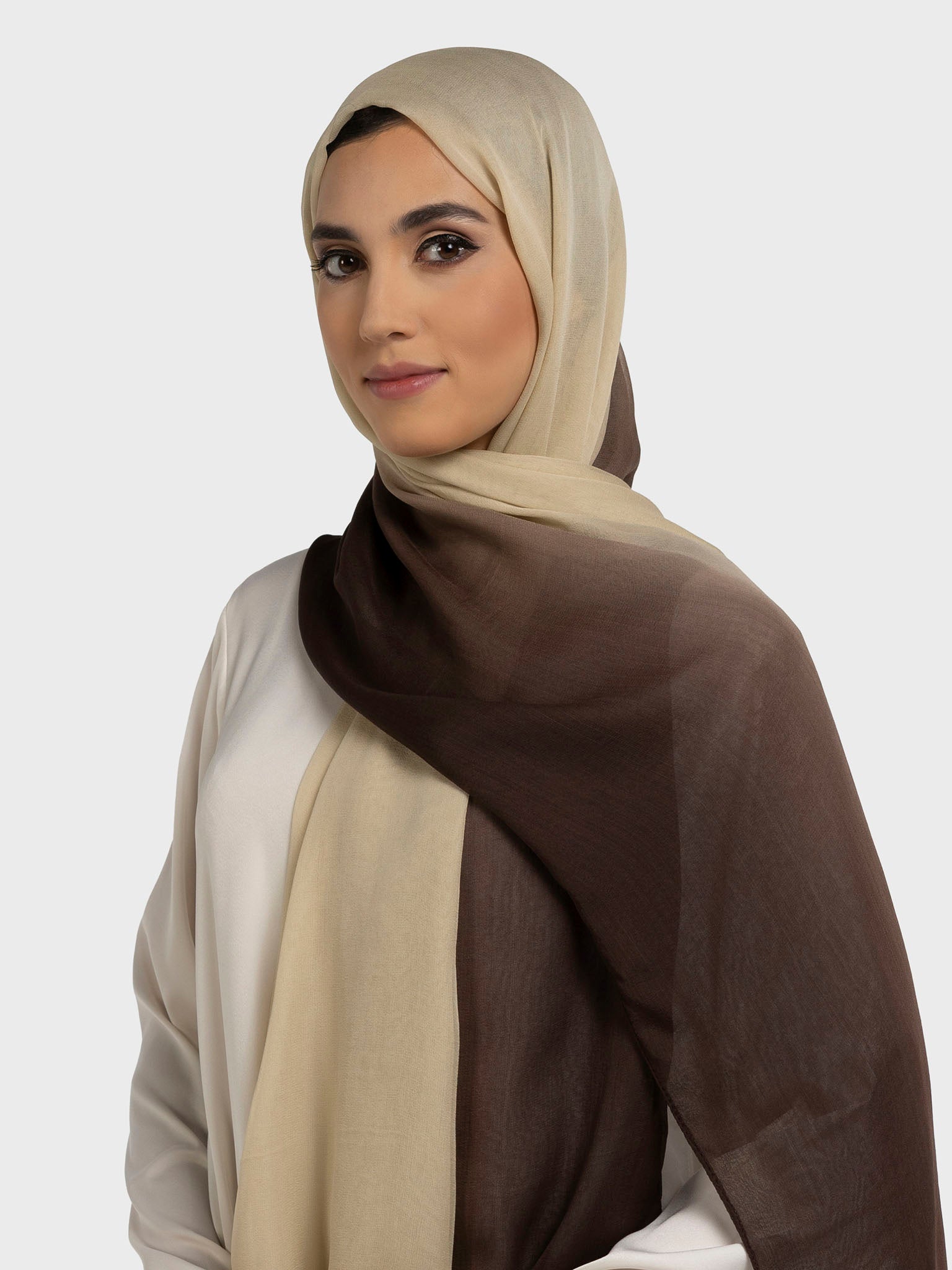 أومبير الأوشحة الحريرية والشيفون