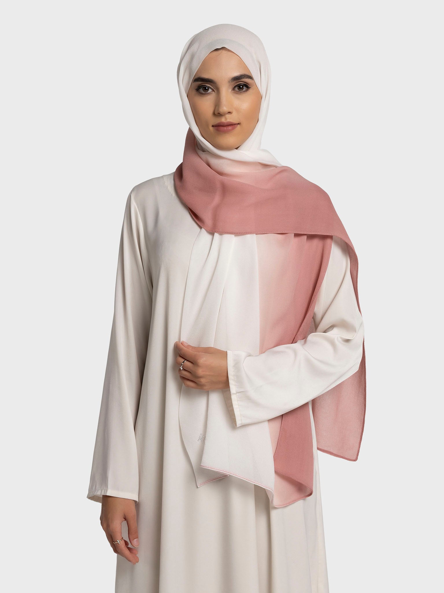 أومبير الأوشحة الحريرية والشيفون
