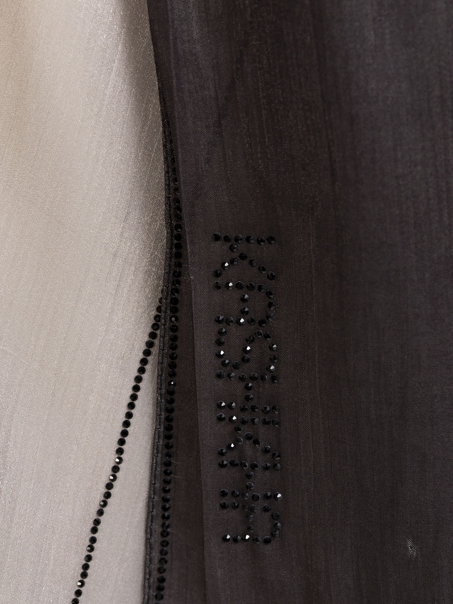 Charcoal-LightBeige