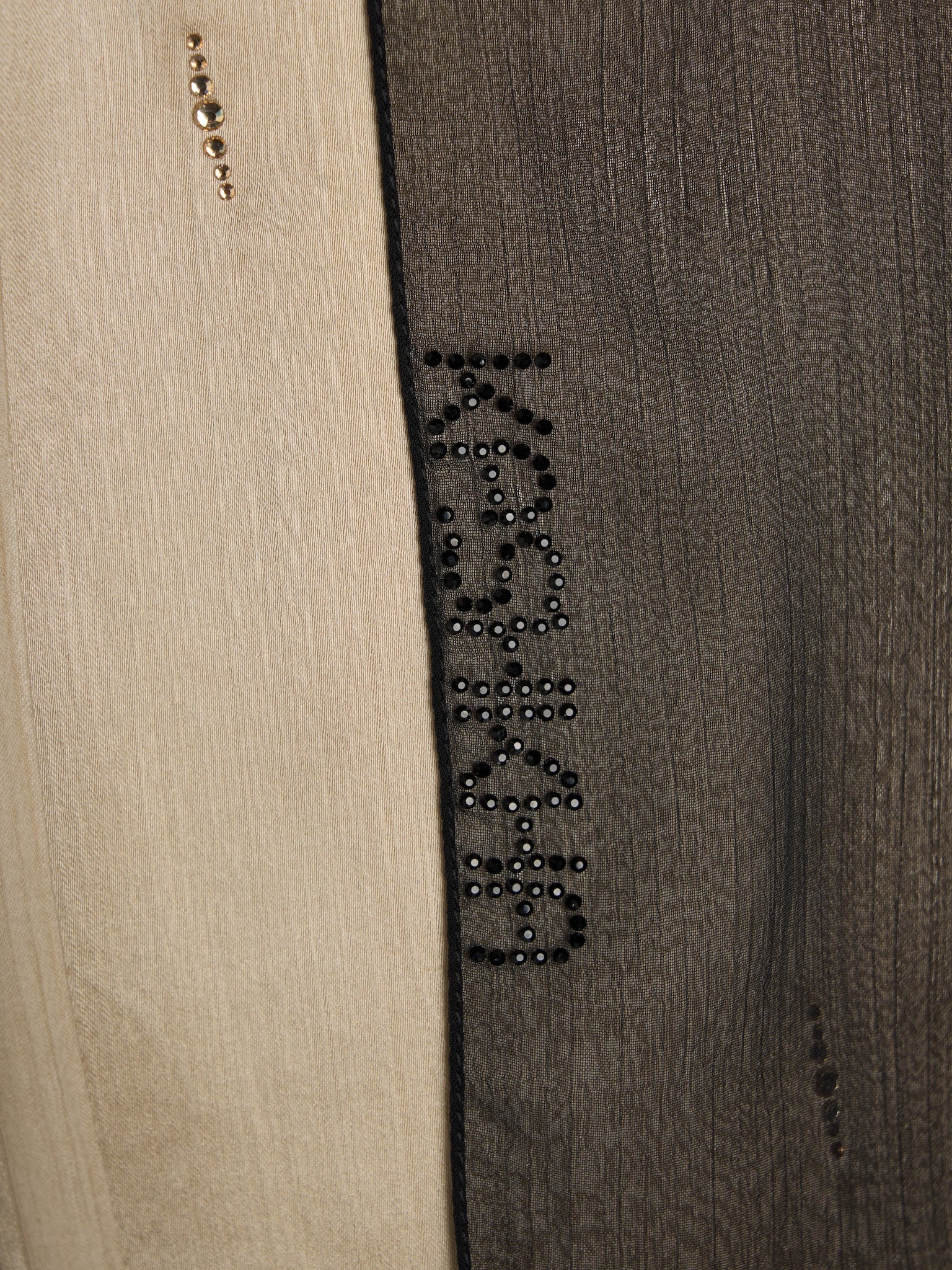 Black-Beige
